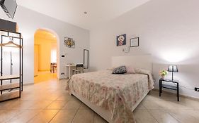 La Gioiosa - Top Location - Modern Apartment Near Metro Bengasi